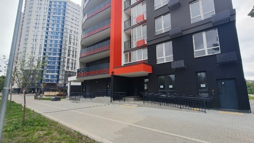 Здається в оренду приміщення на 1-му поверсі в новій житловій забудов