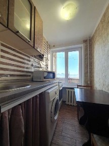 1-к. Березняківська, 16Б. Метро Лівобережна. 6 поверх, озеро Тельбін