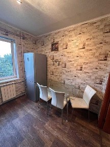 Здається 2-кімнатна, вул. Тростянецька м.