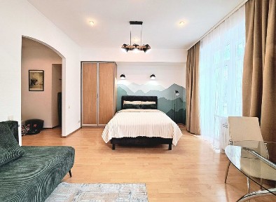 Центр! Смарагдова студія на Дарвіна, біля метро, подобово погодинно