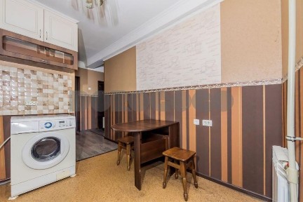 Продаж 1к, Оболонський 43а, 1 поверх з прибудовою, 36м2