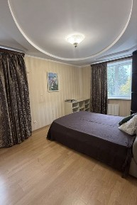 Срочно сдам 2 ком. квартиру, ул. Кленовая 2/Парк Победы. Собачку можно