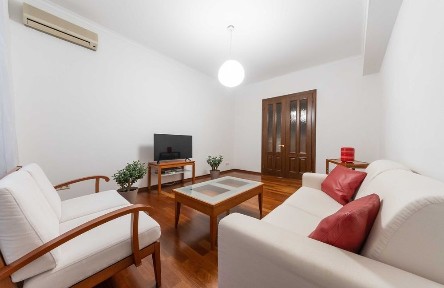 Простора квартира в центрі на Хрещатику