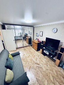 Продаж 2 кімнатноі квартири, Волинська 31.