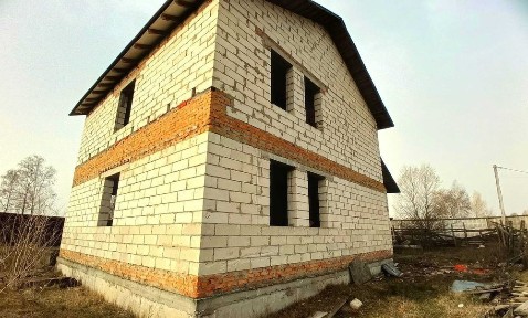 Продам добротній, недобудований будинок в с. Березівка. Київ 25км.