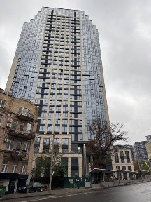 Київ, Печерський, вулиця Антоновича 136