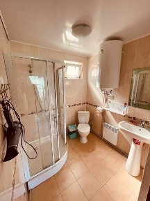 Здаю в оренду садибу або кімнати