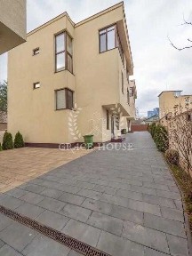 Київ, Печерський, вулиця Товарна 24б