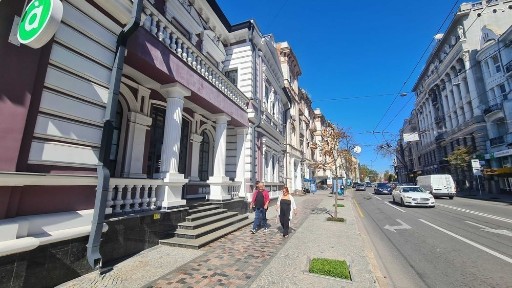 Аренда под магазин 272 м2. Сумская 43 в 100 м от 