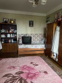 Березняківська 4, 2-ох кімнатна квартира в затишному місці