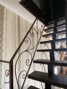 Продається двух поверховий будинок