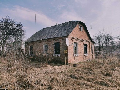Бабинці - продам будинок цегляний з великою ділянкою !