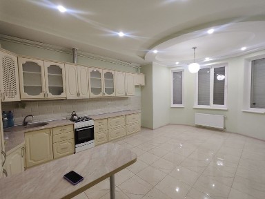 Новый дом рядом с каналом. Торг уместен