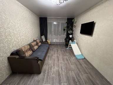 Продам 4 кімнатну квартиру