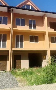 Котедж біля Львова з гаражем - Ременів, 158 м²