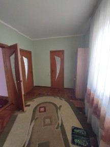 Сучасний будинок в Миргороді