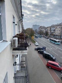 Здається 2х кім. СТАЛІНКА в Центрі