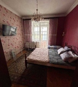 Трехкомнатная кв. Холодная гора. Можно животные.