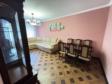 Здається 2х квартира на К. Василенка 4