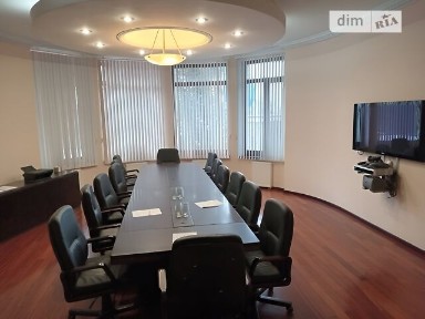 Довгострокова оренда будинку від посередника з гаражем на вул. Павла Скоропадського 6 • ID 32924102