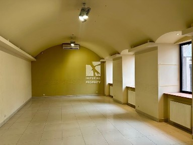 Продажа комерційного приміщеня в центрі Ужгород! пл. Театральна