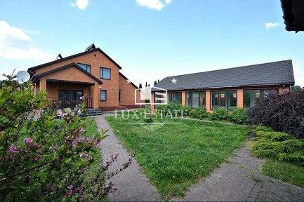 Аренда дома 220м² +дом-баня с зоной отдыха 83м² и бассейном