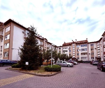 Дворівнева кв. ЖК» Вишневий сад»вул. Осипенко ( Вишнева) 28