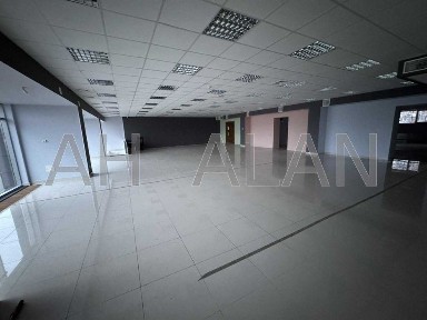 Сдам торговое помещение, фасад. Днепровская набережная