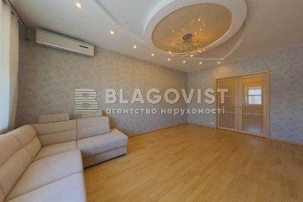 У передмісті Києв, Нові Петрівці