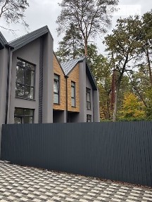 Таунхаус в зручній локації. Закрита територія