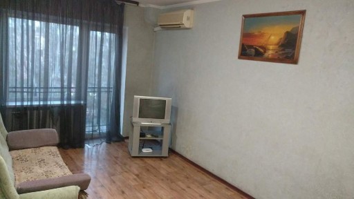 Оренда 1 кімнатна по. Металургів Соцмісто