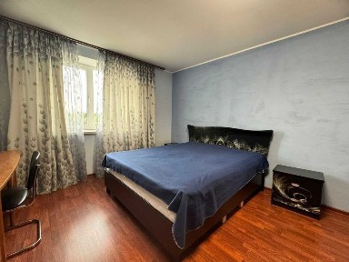 здаю три кімнатну квартиру від власника