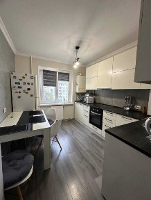 Квартира 3 кімнати на Симоненка