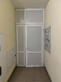 1-к квартира на першому поверсі, вул. Київська, 261