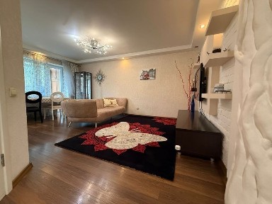 Продаю 3х комнатную квартиру. АВТОНОМНОЕ Отопление. СУХОЙ ФОНТАН.