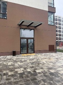ЖК Варшавський 2 Продаж фасад комерція 107м вул. Родини Крістерів