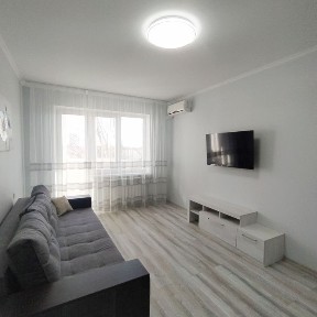 Аренда 1 ком. квартиры Глушко/Люстд. дорога, ремонт, газ, невысокий этаж