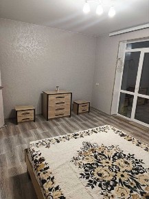 Здається в довгострокову оренду 3-х кімнатна сталінка