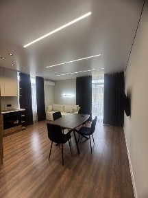 Продаж квартири по вул. Берчені