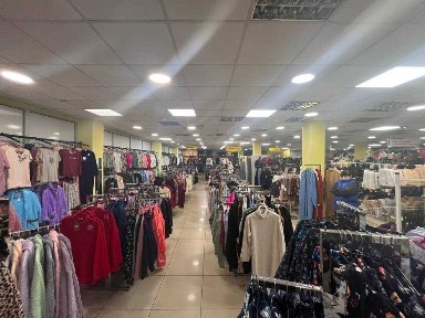 Здається унікальна будівля в самому серці міста!