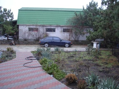 Продаж 2 поверхового будинку з гаражем і ділянкою.