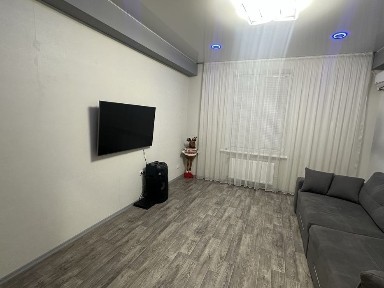 Квартира, район элит клуб + гараж на 2 машины+ сарай