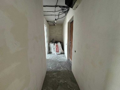 Продаж роздільної 2-к квартири з незакінченим ремонтом, Готель Київ