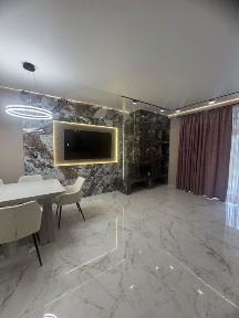 Продаж стильного котеджу