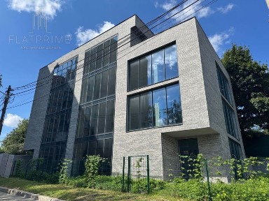 Продаж! Лобановського! Окрема будівля! 10 соток!