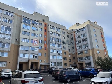 Продається світла квартира, р-он Академічний