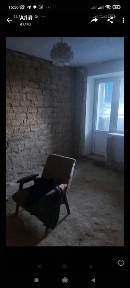 Продам чотирьох кімнатну квартиру в районі Пту перший поверх без ремон