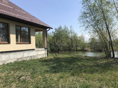 Будинок з прямим виходом до повноводної річки. Без комісії для покупця!