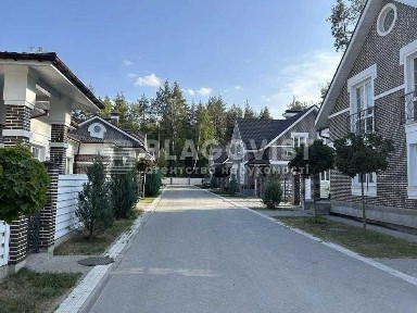 Біля лісу в межах міста Києва, КМ <a href='/newbuilding/8285/view/kg-dream-wood'>Dream Wood</a>
