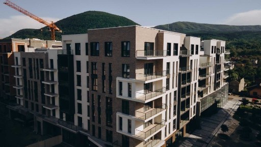 Продаж введеної в експлуатацію квартири з терасою та чудовим видом.